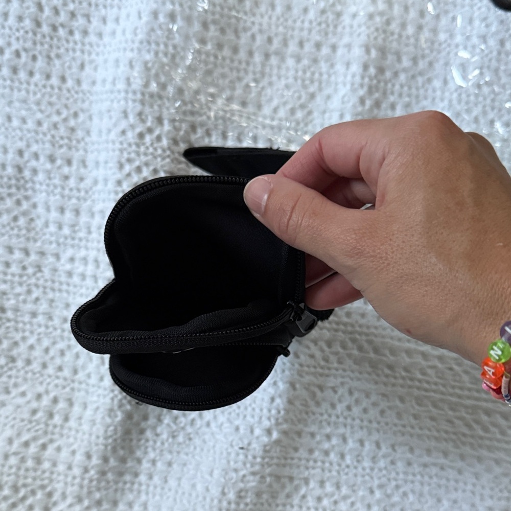 NWOT! Black Arm Pouch with Zipper - Picture 3 of 7